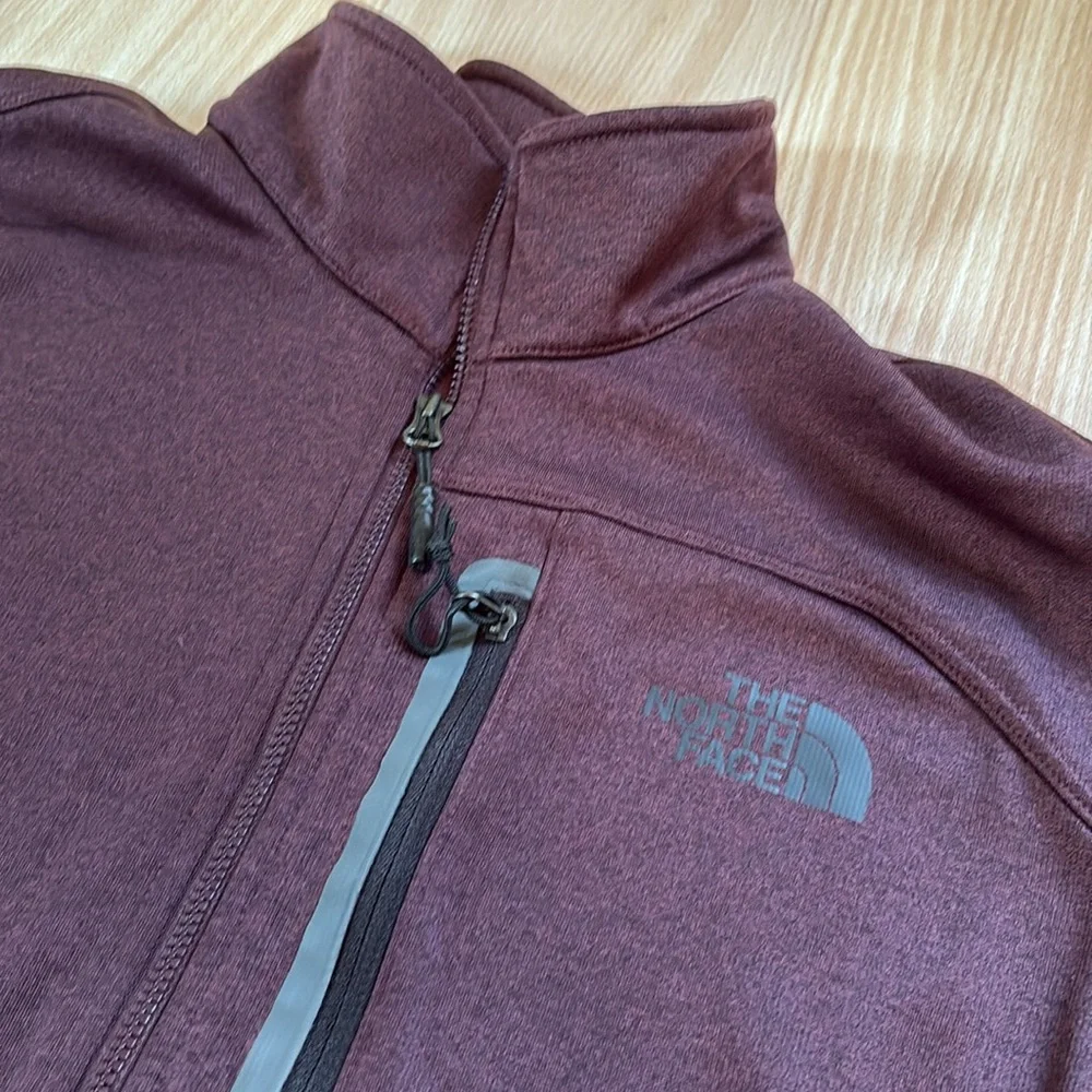 The North Face long sleeve fleece lined 1/2 zip sweatshirt
